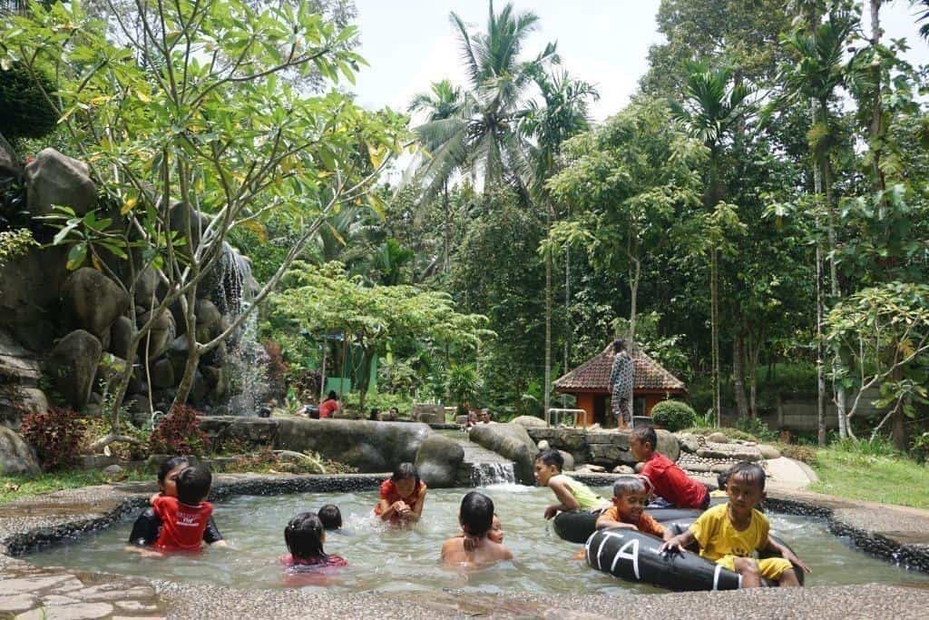 Pesona Alam Cibiah, 1. D’Mermaid Tirtayasa Waterpark, 2. Water Boom Bumi Kedaton, 3. Global Surya Swimmning Pools, 4. Water Park Citra Garden, 5. Kolam Renang Alung Pool, 6. Kolam Renang Pahoman, 7. Swimming Pool Lampung Walk, 8. Pesona Alam Cibiah, 9. Kolam Renang Purus Jaya, 10. Waterpark Lembah Hijau