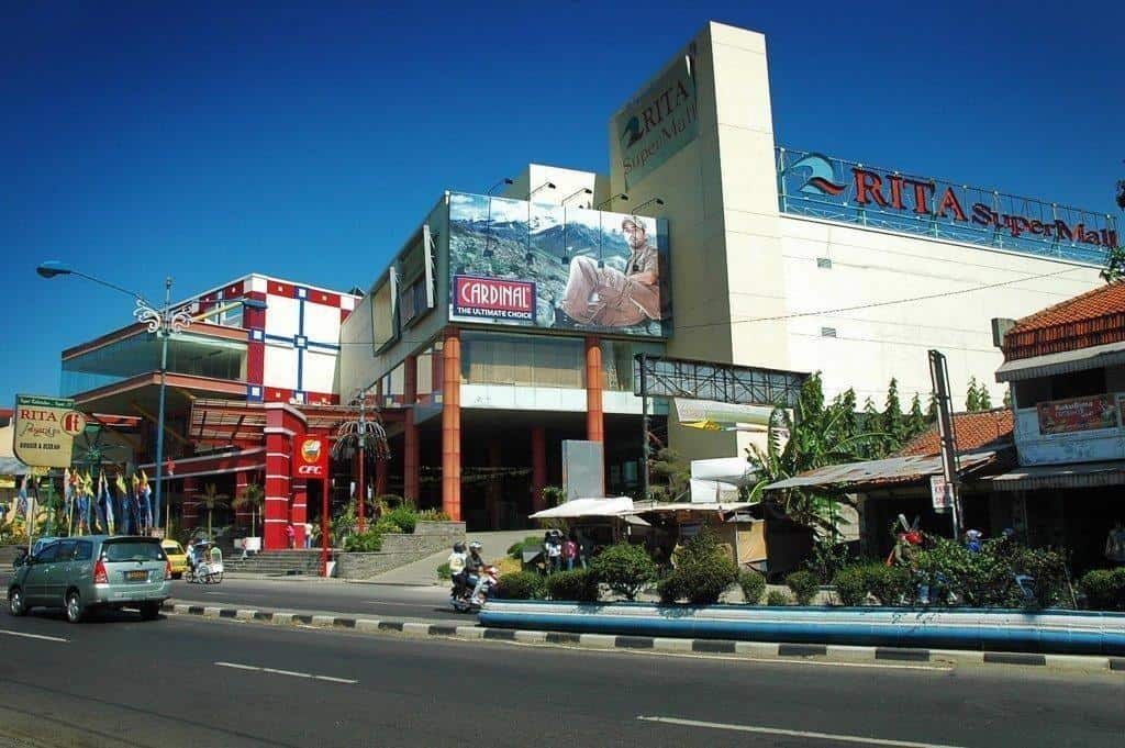 Rita Supermall, 1. Pacific Mall, 2. Rita Supermall, 3. Transmart, 4. Super Indo DeBe Mall, 5. Toserba Yogya, 6. Yogya Mall Slawi, 7. Mutiara Cahaya Mejasem