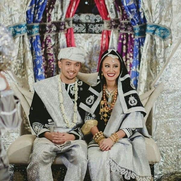 Sasampiang, Makna Dibalik Kata Limpapeh, Bagian-Bagian Pakaian Adat Padang, Bagian Pakaian Adat Wanita Padang, Bagian Pakaian Adat Laki-Laki Padang