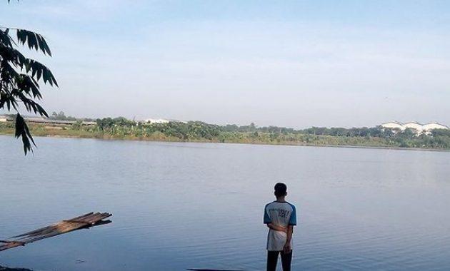 Situ Kamojing, 1. Alun-Alun Cikampek, 2. Taman Rusa, 3. Rimba Riset Kebon Kembang, 4. Situ Kamojing, 5. Museum Lokomotif Kereta, 6. Pohon Miring Pancawati, 7. Wisata Air Restoran Alam Sari, 8. Waterpark Playground Cikampek, 9. Taman Pelangi, 10. Sirkuit Autocar Dawuan