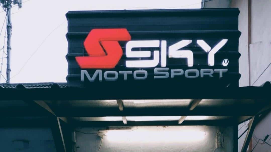 Sky MotoSport, 1. Istana Helmet, 2. Bandung Helmet Gallery, 3. RSV Helmet Store, 4. King Helmet, 5. Gitohelm - Bandung Helmets Shop &amp; Service Center, 6. Pungkur Helm, 7. RC Motogarage Bandung, 8. Sky MotoSport, 9. Bike Master, 10. Mr.Kiasu Helm
