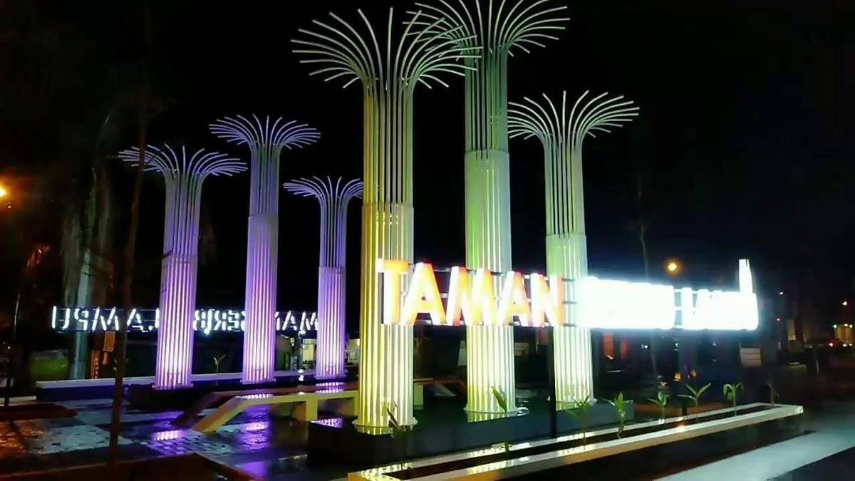 Taman Seribu Lampu, 1. Heritage Trainz Loco Tour, 2. Taman Seribu Lampu, 3. Monumen Arjuna Wiwaha, 4. Grojogan Bengawan Solo, 5. Keraton Jipang, 6. MC Edupark, 7. Situs Wurawari Ngloram, 8. Kilometer 0 Cepu, 9. Taman Aryo Jipang, 10. Taman Tuk Buntung