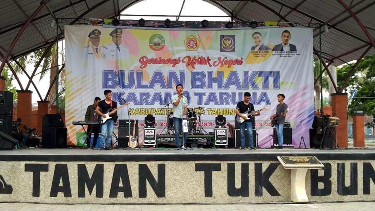 Taman Tuk Buntung, 1. Heritage Trainz Loco Tour, 2. Taman Seribu Lampu, 3. Monumen Arjuna Wiwaha, 4. Grojogan Bengawan Solo, 5. Keraton Jipang, 6. MC Edupark, 7. Situs Wurawari Ngloram, 8. Kilometer 0 Cepu, 9. Taman Aryo Jipang, 10. Taman Tuk Buntung