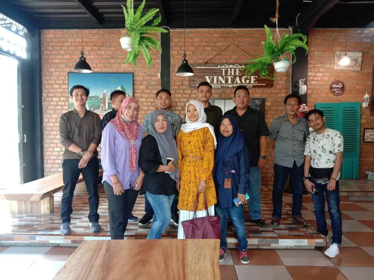 The Vintage Café, 1. Bejo’s Milk, 2. El’s Coffee, 3. Betrix Café, 4. Lembah Dempo Café &amp; Resto, 5. Sabin Coffee &amp; Resto, 6. Dapur Putih, 7. Kayu Watu Foodcourt N Café, 8. The Vintage Café, 9. Studio Djajan Metro, 10. Keiko Bahabia