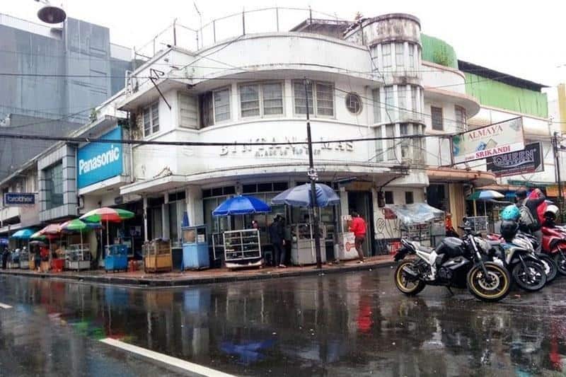 Toko Jam Bintang Mas, 1. Gudang Jam Ternate, 2. Central Watch, 3. Gudang Jam Supercenter, 4. Gudang Jam Tangan Hampton Watch, 5. Pusat Jam Tangan di Jl. ABC, 6. Toko Sami Jaya, 7. Toko Jam Bintang Mas