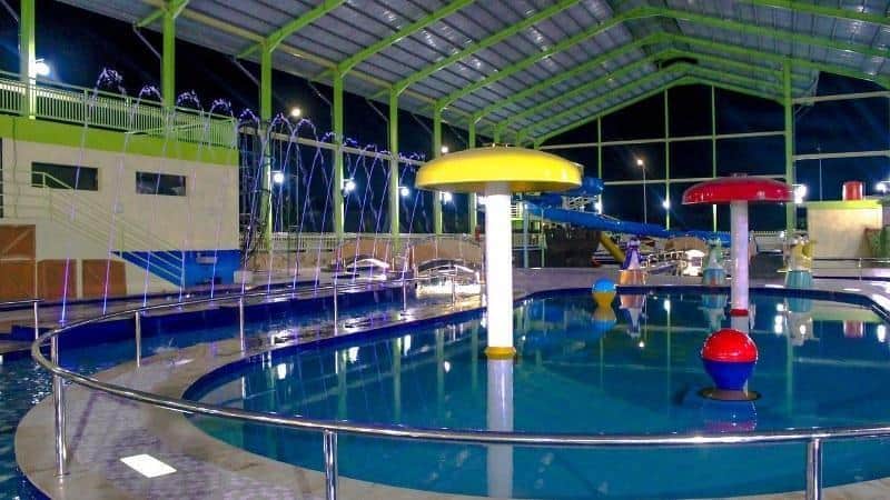 5. Water Park Christine Hakim Idea Park (CHIP Water Park), 1. Kolam Renang Teratai, 2. Kolam Renang FIK UNP, 3. Kolam Renang ABG (Air Dingin Batu Gadang), 4. Kolam Renang Adzkia, 5. Water Park Christine Hakim Idea Park (CHIP Water Park), 6. Mifan Padang Panjang