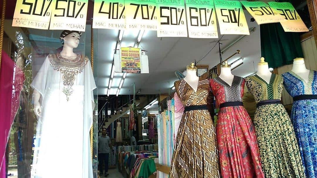 Mac Mohan Textile, 1. Toko Sawangan No.1, 2. Toko Oleh-Oleh Mirasa, 3. Getuk Goreng Asli Haji Tohirin, 4. Tetap Asli Ny. Sutrisno, 5. Aneka Sari Toko, 6. Toko Oleh-Oleh Eco21, 7. Mac Mohan Textile, 8. Serayu Stone Purwokerto, 9. Toko Oleh-Oleh Kedung Jati, 10. Jenang Jaket Pertama