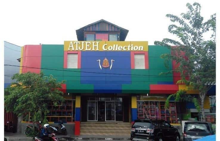 Atjeh Collection, 1. Pusat Belanja Oleh-Oleh Galery Wisata Banda Aceh, 2. Pusaka Souvenir Gallery, 3. Souvenir Putroe Aceh Ahmad Dahlan, 4. Atjeh Collection, 5. Tradisi Aceh, 6. Angurah Souvenir Banda Aceh, 7. Pasar Aceh
