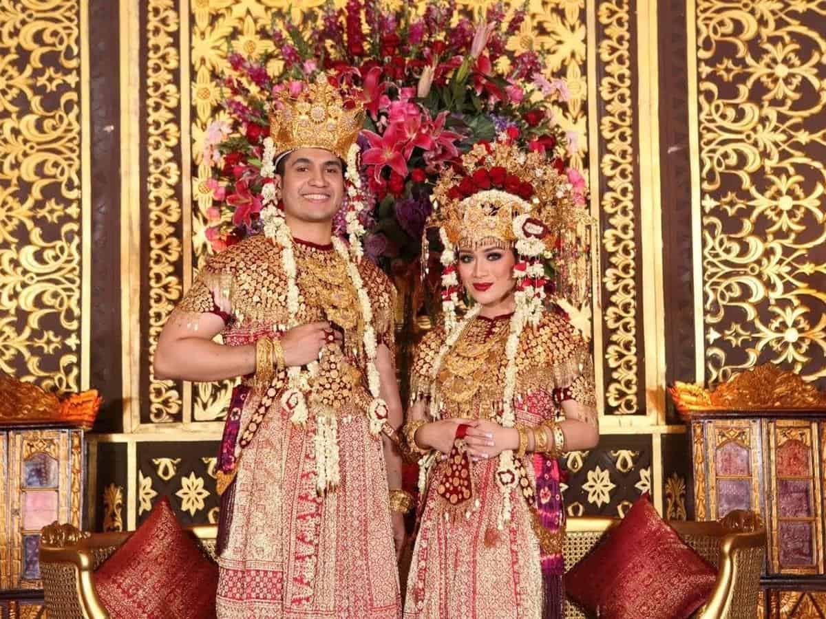 Aesan Gede, Sejarah Palembang, Pakaian Adat Palembang, Warna Merah Penuh Filosofi, Aksesori Turut Punya Makna