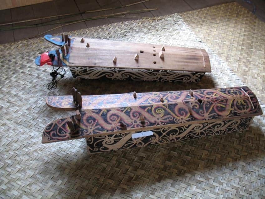 Alat Musik Lutung, 1. Alat Musik Sampek, 2. Alat Musik Kadire/ Keledik, 3. Alat Musik  Jatung Utang, 4.  Alat Musik Lutung, 5. Alat Musik Jatung Adau , 6. Alat Musik Suliikng, 7. Alat Musik Ketipung, 8. Alat Musik Uding Uring, 9. Alat Musik Genikng, 10. Alat Musik Gambus