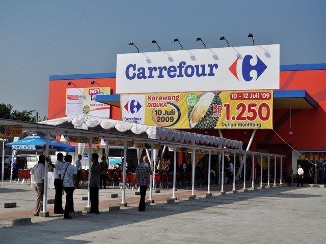 Carrefour Karawang, 1. Mall Karawang, 2. Mall Cikampek, 3. Resinda Park Mall, 4. Karawang Cental Plaza, 5. Festive Walk Karawang, 6. Supermall, 7. Ramayana Karawang, 8. Mall Technomart Karawang, 9. Carrefour Karawang, 10. Karawang Electronic Center