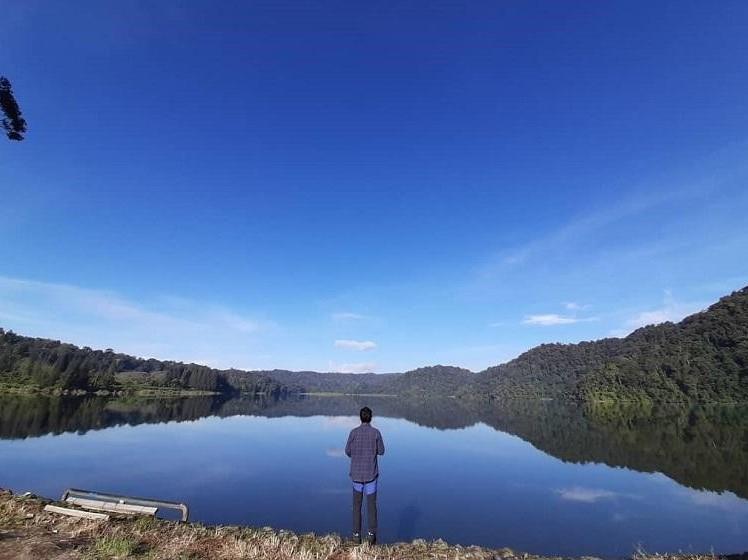 Danau Lau Kawar, 1. Paropo, 2. Bukit Lawang, 3. Tangkahan, 4. Teluk Dalam, 5. Salju Panas Dolok Tinggi Raja, 6. Pantai Sorake dan Pantai Lagundri, 7. Danau Lau Kawar, 8. Air Terjun Sigura-Gura, 9. Aek Sijorni, 10. Pantai Pandan