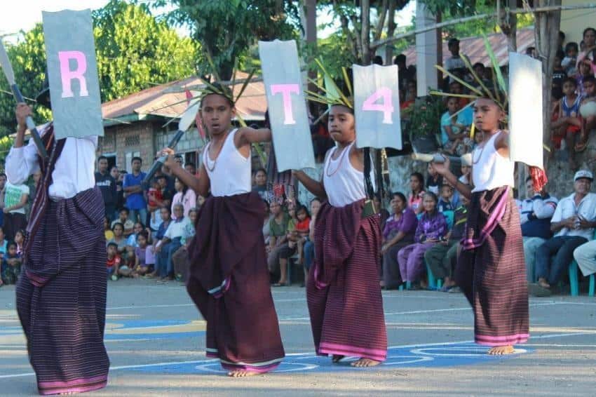 Dopi atau Perisai, 1. Senjata Surik atau Sundu, 2. Senjata Kabeala, 3. Senjata Tombak Lamaholot, 4. Senjata Panah, 5. Senjata Kelewang, 6. Senjata Kampak , 7. Dopi atau Perisai, 8. Racun pada Senjata