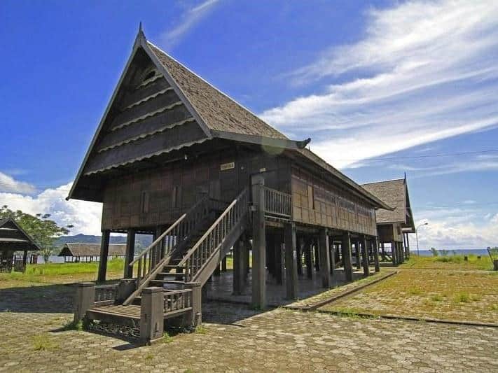 Gambaran Tentang Rumah Adat Boyang, 1. Gambaran Tentang Rumah Adat Boyang, Jenis-Jenis Rumah Boyang, Bagian-Bagian Rumah Boyang, 2. Gambaran Tentang Rumah Adat Banoa Sibatang