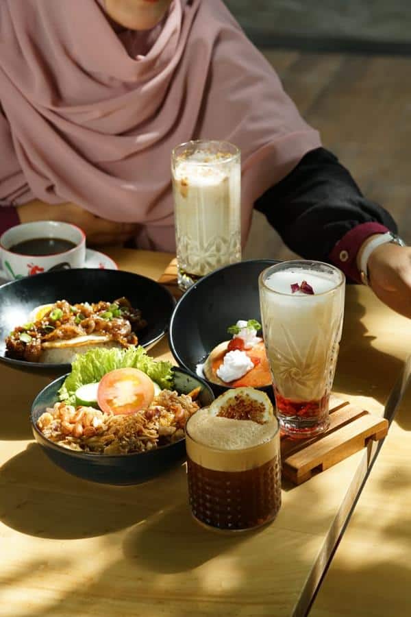Menu dan Lokasi Lokal Folk