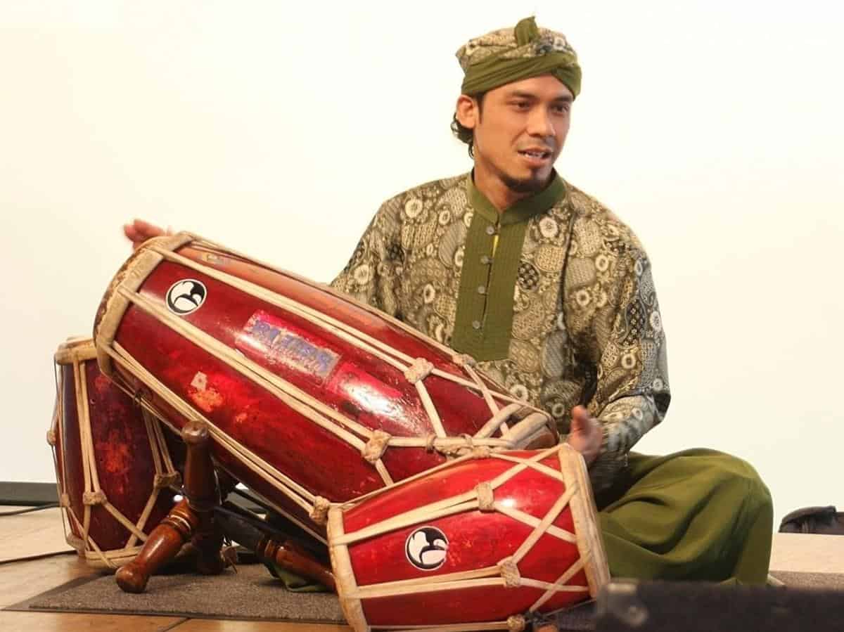 Kendang Banyuwangi, 1. Tong-Tong, 2. Rending, 3. Suling Bambu, 4. Othek, 5. Angklung Caruk, 6. Terompet Reog, 7. Kenong Telok, 8. Kluncing, 9. Bonang, 10. Kendang Banyuwangi