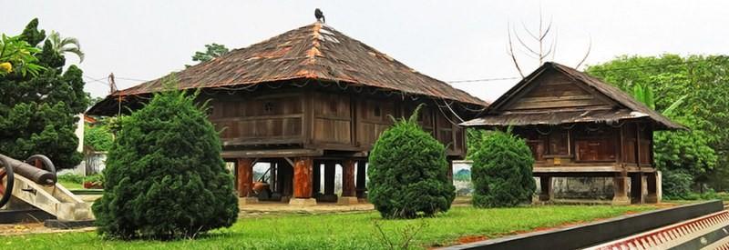 Lamban Pesagi, Rumah Adat Lampung Punya Nama Unik, Material dan Konstruksi Rumah Nuwow Sesat, Bagian-Bagian Rumah Nuwow Sesat, Jenis-Jenis Rumah Nuwow Sesat, 5. Lamban Pesagi 