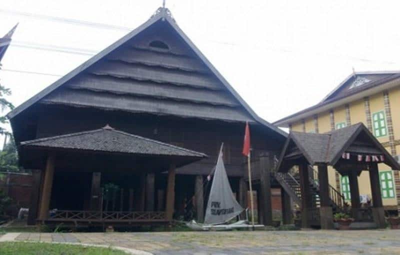 Lego-Lego, 1. Gambaran Tentang Rumah Adat Boyang, Jenis-Jenis Rumah Boyang, Bagian-Bagian Rumah Boyang, 2. Gambaran Tentang Rumah Adat Banoa Sibatang