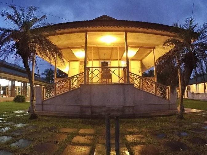 Rumah Adat Gobel, 1. Rumah Bantayo Poboide, 2. Rumah Dulohupa, 3. Rumah Adat Gobel, 4. Rumah Ma’lihe atau Potiwaluya