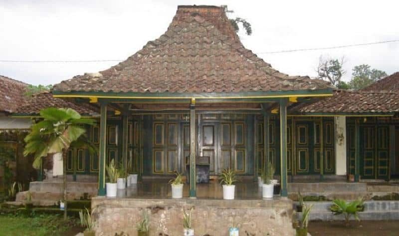 Rumah Adat Kampung, 1. Rumah Adat Joglo, 2. Rumah Limasan, 3. Panggang Pe, 4. Rumah Adat Tajug, 5. Rumah Adat Kampung