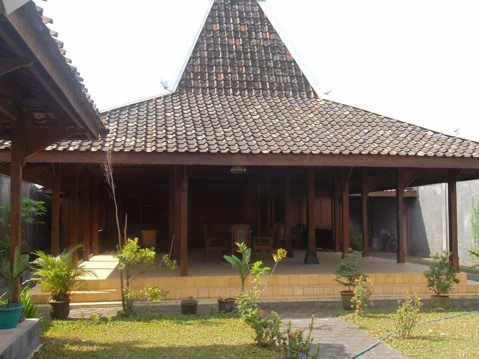 Rumah Adat Joglo, 1. Rumah Adat Joglo, 2. Rumah Limasan, 3. Panggang Pe, 4. Rumah Adat Tajug, 5. Rumah Adat Kampung