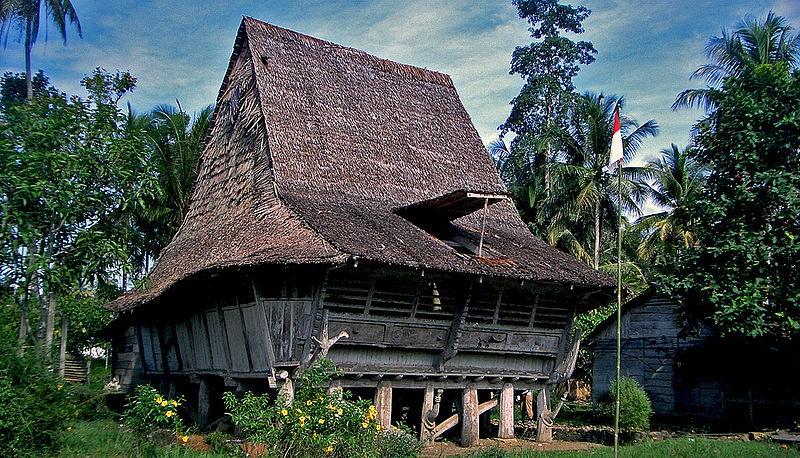 Rumah Adat Omo Hada dan Omo Sebuha (Nias), 1. Rumah Adat Bolon (Batak Toba), 2. Rumah Adat Siwaluh Jabu (Batak Karo), 3. Rumah Adat Bagas Godang (Batak Mandailing), 4. Rumah Adat Jerro (Batak Pakpak), 5. Rumah Adat Omo Hada dan Omo Sebuha (Nias), 6. Rumah Adat Simalungun (Suku Simalungun), 7. Rumah adat Angkola (Suku Angkola), 8. Rumah Adat Melayu Langkat (Suku Melayu)