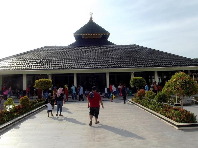 Rumah Adat Tajug, 1. Rumah Adat Joglo, 2. Rumah Limasan, 3. Panggang Pe, 4. Rumah Adat Tajug, 5. Rumah Adat Kampung