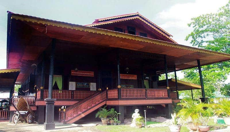 Rumah Bantayo Poboide, 1. Rumah Bantayo Poboide, 2. Rumah Dulohupa, 3. Rumah Adat Gobel, 4. Rumah Ma’lihe atau Potiwaluya