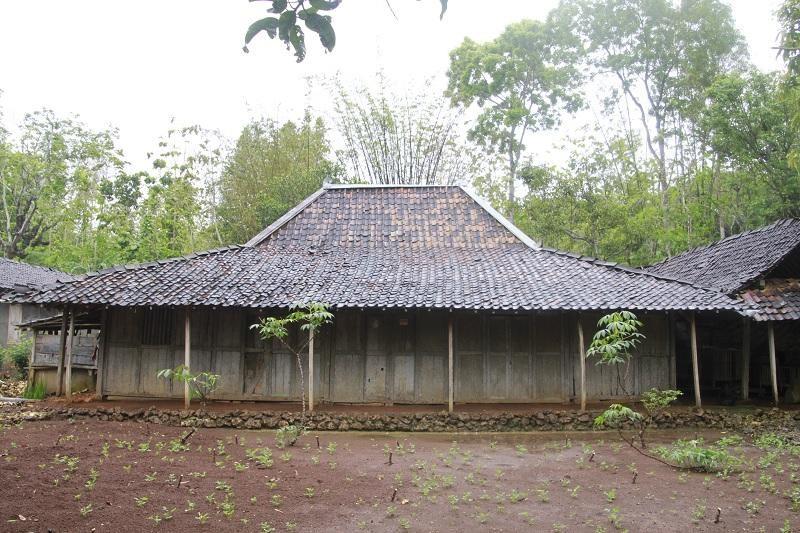Rumah Limasan, 1. Rumah Adat Joglo, 2. Rumah Limasan, 3. Panggang Pe, 4. Rumah Adat Tajug, 5. Rumah Adat Kampung