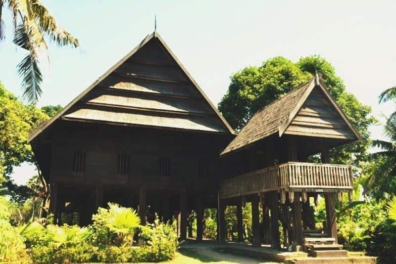 Samboyang, 1. Gambaran Tentang Rumah Adat Boyang, Jenis-Jenis Rumah Boyang, Bagian-Bagian Rumah Boyang, 2. Gambaran Tentang Rumah Adat Banoa Sibatang