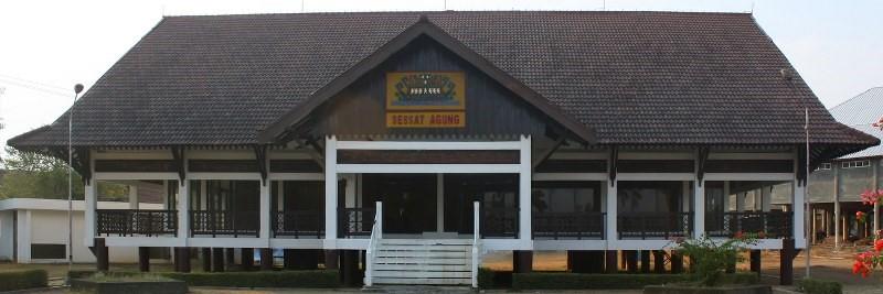 Sesat Balai Agung, Rumah Adat Lampung Punya Nama Unik, Material dan Konstruksi Rumah Nuwow Sesat, Bagian-Bagian Rumah Nuwow Sesat, Jenis-Jenis Rumah Nuwow Sesat, 5. Lamban Pesagi 