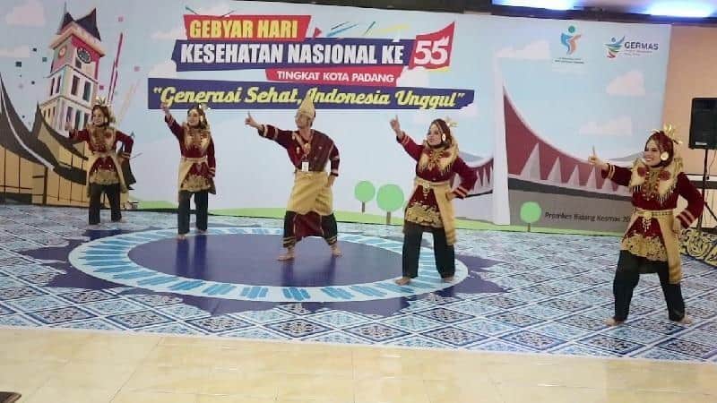 Tari Alang Babega, 1. Tari Piring, 2. Tari Pasambahan, 3. Tari Indang Badindin , 4. Tari Rantak , 5. Tari Galombang, 6. Tari Alang Babega, 7. Tarian Randai, 8. Tari Tempurung, 9. Tari Lilin, 10. Tari Payung