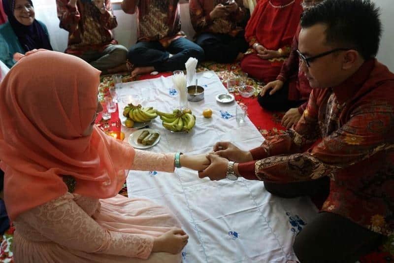 Upacara Jak ba Tanda, 1. Upacara Peusijuek, 2. Upacara Tulak Bala (Tolak Bala), 3. Upacara Troen U Laoet, 4. Upacara Meugang, 5. Upacara Peutron Aneuk, 6. Upacara Samadiyah, 7. Upacara Ba Ranub Kong Haba, 8. Upacara Troen U Balang, 9. Upacara Idang dan Peuneuwoe, 10. Upacara Jak ba Tanda