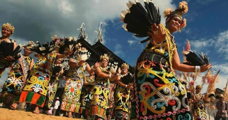 baju adat kalimantan barat king bibinge