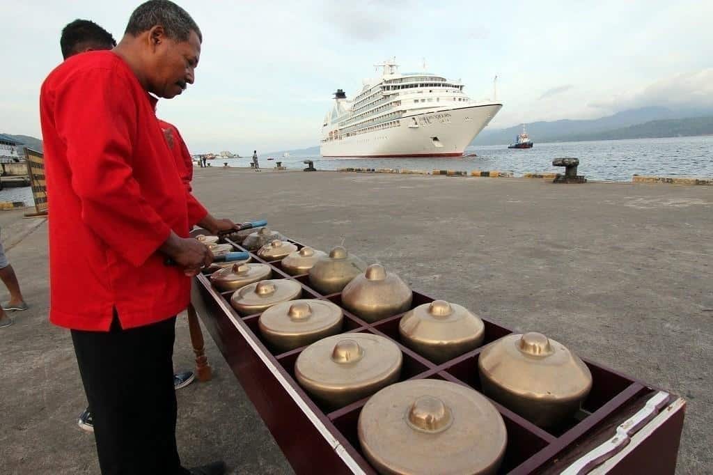 Gong Totobuang, 1. Hawaiian, 2. Rumba, 3. Gong Totobuang, 4. Arababu, 5. Jukulele, 6. Tahuri, 7. Bambu Hitada, 8. Leko Boko, 9. Tifa Totobuang, 10. Suling Melintang