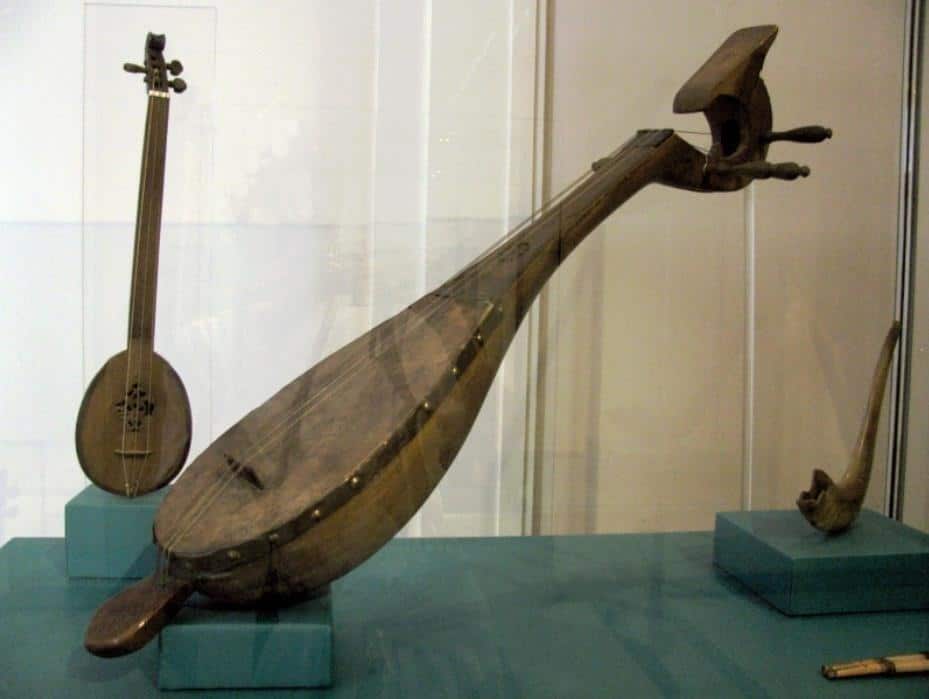 Leko Boko, 1. Hawaiian, 2. Rumba, 3. Gong Totobuang, 4. Arababu, 5. Jukulele, 6. Tahuri, 7. Bambu Hitada, 8. Leko Boko, 9. Tifa Totobuang, 10. Suling Melintang