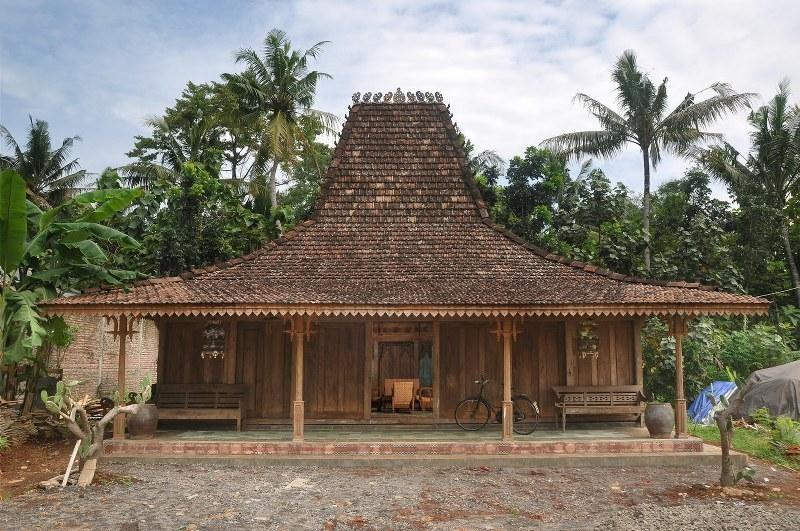 Rumah Joglo Sinom, 1. Rumah Joglo, 2. Rumah Using, 3. Rumah Dhurung, 4. Rumah Suku Tengger , 5. Rumah Limasan Trajumas Lawakan Jawa Timur, 6. Rumah Limasan Lambang Sari