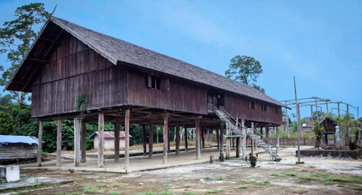 Rumah Panjang, 1. Rumah Betang Radakng, 2. Rumah Panjang, 3. Rumah Betang, 4. Rumah Baluk, 5. Rumah Adat Melayu