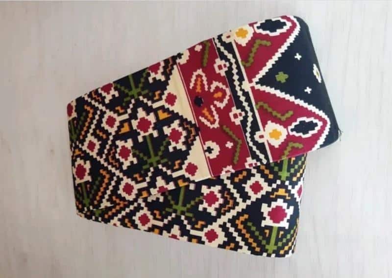Stagen, 1. Jawi Jangkep, 2. Beskap, 3. Kebaya, 4. Kanigaran, 5. Surjan, 6. Basahan, 7. Jarik, 8. Stagen, 9. Batik, 10. Kain Tapih Pinjung