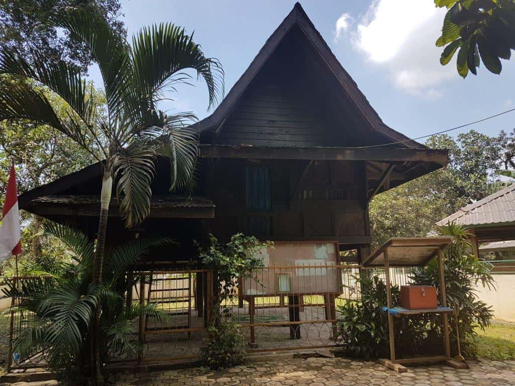 Saung Ranggon, 1. Imah Badak Heuay, 2. Imah Togog Anjing, 3. Rumah Adat Jolopong, 4. Imah Julang Ngapak, 5. Rumah Adat Kasepuhan, 6. Imah Perahu Kumureb, 7. Imah Capit Gunting, 8. Saung Ranggon