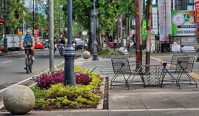 Tempat wisata di tengah kota Bandung_jalan dago