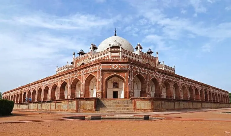 Makam Raja Humayun_, 1.  Taj Mahal , 2.  Red Fort , 3. Makam Raja Humayun, 4. Masjid Jama Delhi , 5. Fatehpur Sikri , 6. Makam Raja Akbar , 7. Itmad ud-Daula , 8. Benteng Agra , 9. Benteng Akbari , 10. Pari Mahal 