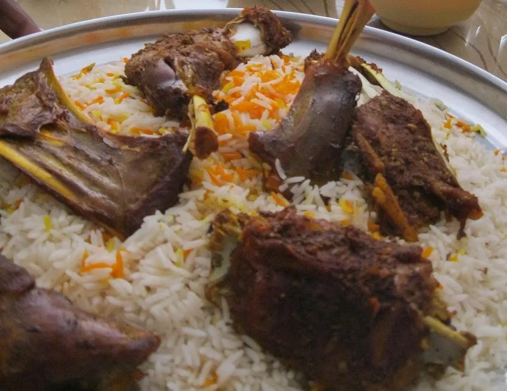 Mandi, 1. Bint al Sahn, 2. Saltah, 3. Mandi, 4. Zhoug, 5. Shafoot, 6. Maraq, 7. Madfoon, 8. Matfaiya, 9. Fahsa, 10. Aseeda