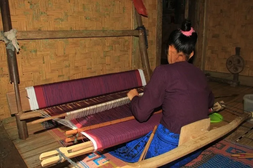 Mempunyai Mitos Menenun, 1. Pemerintahan Suku Baduy , 2. Memiliki Angklung Kuno Bernama “Buhun”, 3. Ada Larangan Khusus Wisatawan , 4. Peralatan Mandi dari Alam, 5. Memiliki Kebahagiaan yang Sederhana, 6. Mempunyai Mitos Menenun, 7. Saba Budaya Baduy 