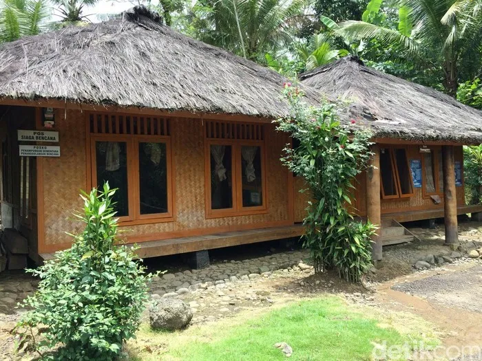 Amanat Leluhur di Kampung Kuta dan Filosofinya, Bukti Bahwa Kampung Kuta Peninggalan Kerajaan Galuh, Patuh pada Ki Bumi, Pamali dan Amanat Leluhur, Punya Hutan Larangan, Tradisi dan Aturan di Masyarakat Kampung Kuta, Amanat Leluhur di Kampung Kuta dan Filosofinya