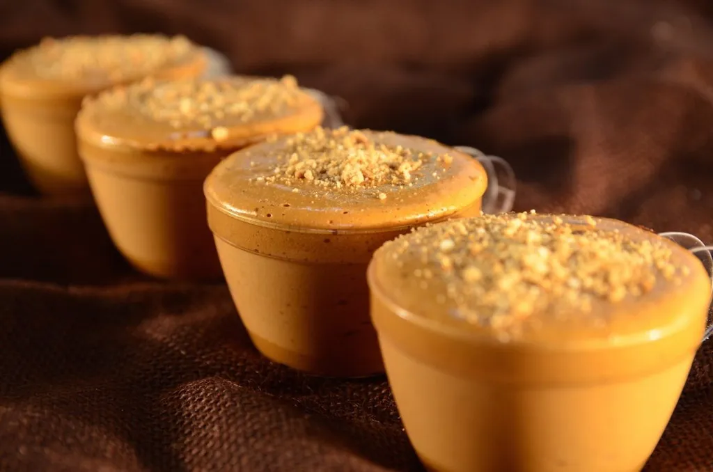 Baba de Camelo, 1. Po de Deus, 2. Pastéis de Nata, 3. Bolo Rei, 4. Po de ló, 5. Queijada, 6. Tibias de Braga, 7. Papos de Anjo, 8. Baba de Camelo, 9. Bolas de Berlim, 10. Travesseiros de Sintra