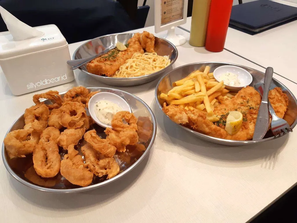Calamary, 1. Fish & Chips Salted with Tartar Sauce , 2. Mac & Cheese Hot, 3. Chicken Steak Briyani Rice with Tartar , 4. Crunchy Enoki , 5. Fish Pop with Spaghetti and Mozzarella, 6. Fish & Spaghetti with Spicy BBQ Sauce , 7. Calamary, 8. Chicken Steak and Spaghetti with Cheese Sauce