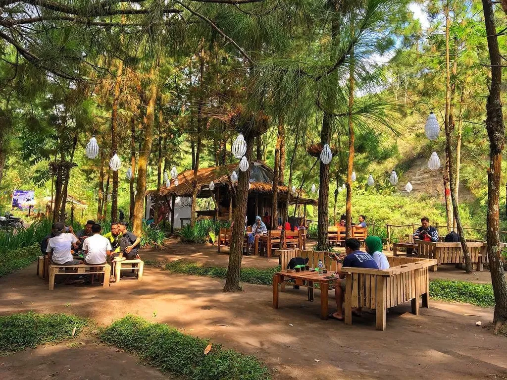 Desa Wisata Poncokusumo, 1. Desa Pujon Kidul, Malang, 2. Desa Taman Sari, Banyuwangi, 3. Kampung Goeneong, Batu, 4. Kampung Kungkuk, Batu Malang, 5. Desa Kemiren Osing, Banyuwangi, 6. Desa Guwoterus, Tuban, 7. Desa Wisata Poncokusumo