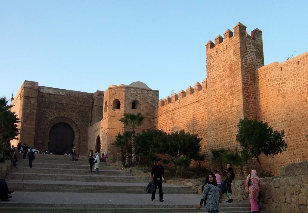 Kasbah de Oudaias, 1. Medina of Marrakesh, 2. Chefchaouen Medina, 3. Kota Bersejarah Meknes, 4. Hassan Tower, 5. Kasbah de Oudaias, 6. Chellah, 7. Istana El Badi, 8. Situs Arkeologi Volubilis, 9. Benteng Ait Ben Hadou, 10. Fez Medina
