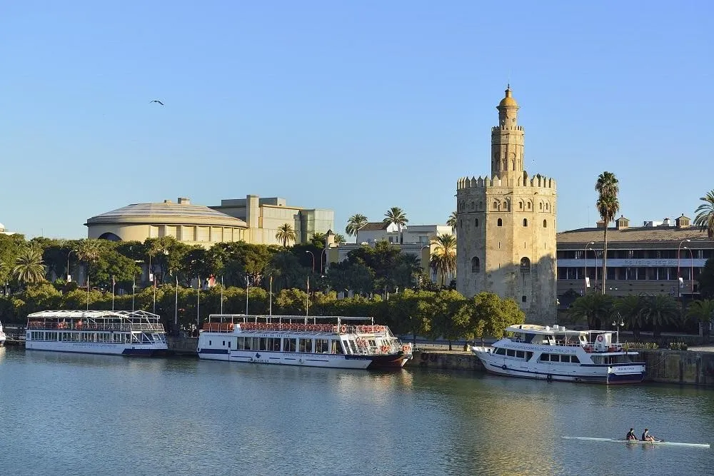 La torre Del oro, 1. Masjid Cordoba, 2. Al-Hambra, 3. Madinat Azahara, 4. Alcazar, 5. La Madraza Granada, 6. Menara Calahorra, 7. La Torre del Oro, 8. Albaicín, 9. Alcazaba Málaga, 10. Aljafería, Zaragoza